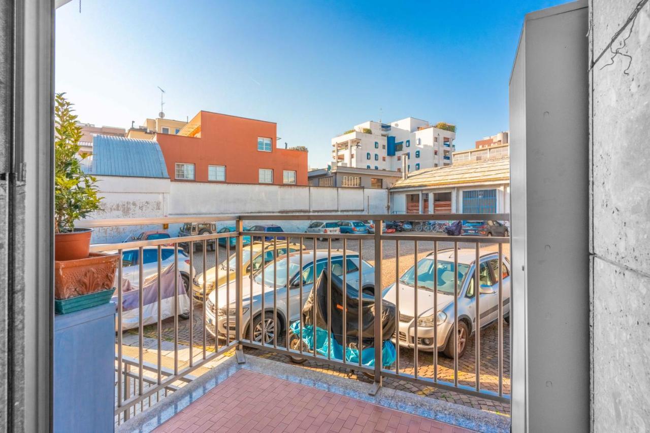 Apartamento Zona Navigli - Smart House Con Tv 50 E Fast Wifi Milán Exterior foto
