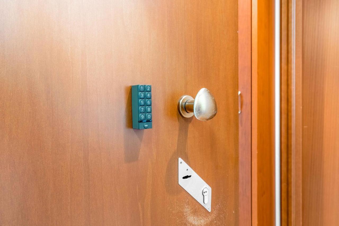 Apartamento Zona Navigli - Smart House Con Tv 50 E Fast Wifi Milán Exterior foto