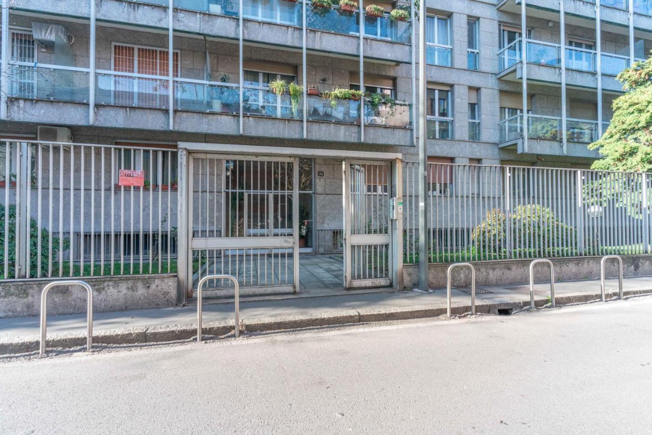 Apartamento Zona Navigli - Smart House Con Tv 50 E Fast Wifi Milán Exterior foto